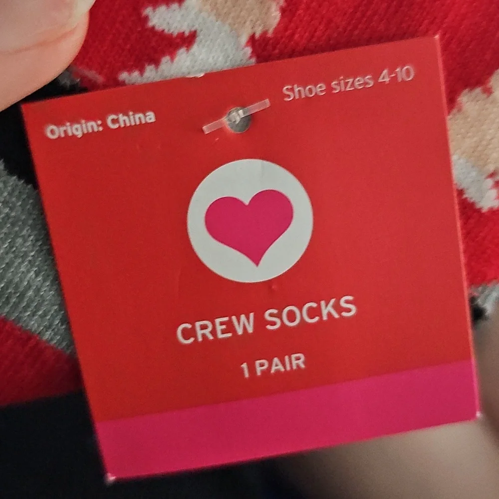 New Womens Crew Socks. 1 Pair! Fits Sz 4-10. Nwts. Gnome